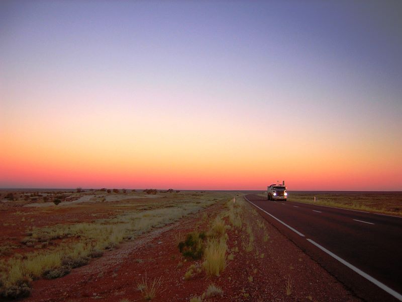Gdzieś pomiędzy Darwin a Adelaide - foto Stan Guzinski